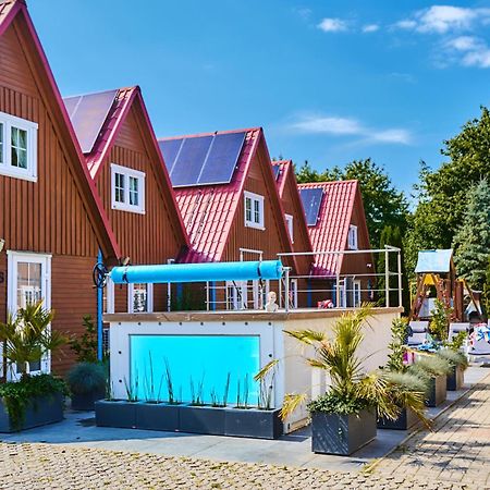 Kompleks Wypoczynkowy Pomerania Z Podgrzewanym Basenem 30 Metrow Do Morza Rewal Dış mekan fotoğraf